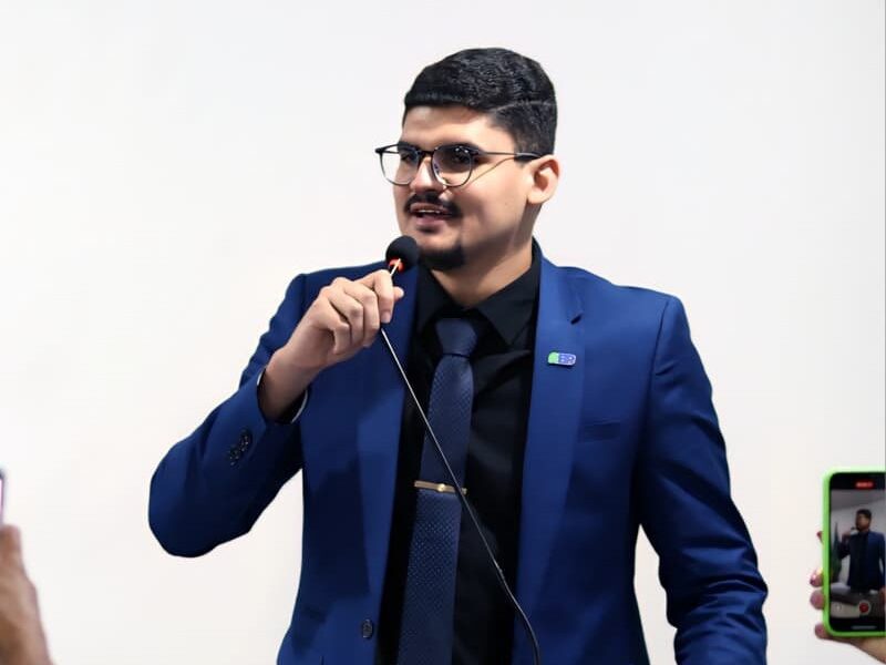 Matheus Barbosa viabiliza parceria com empresa de cursos de qualificação a preços acessíveis para a população de Pedra Preta