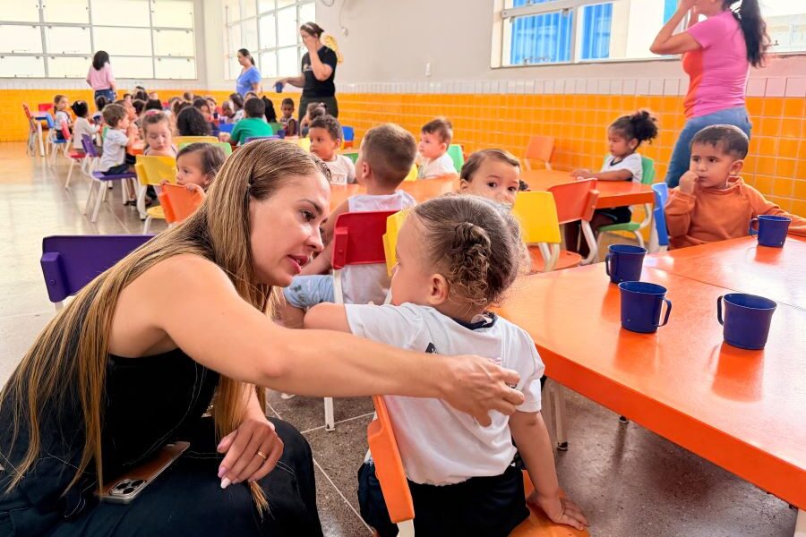 Ano letivo começa com estrutura garantida e acompanhamento da vereadora Kalynka Meirelles