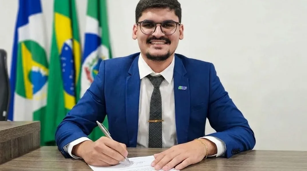 Matheus Barbosa cria política de incentivo à adoção e fortalece o bem-estar animal em Pedra Preta