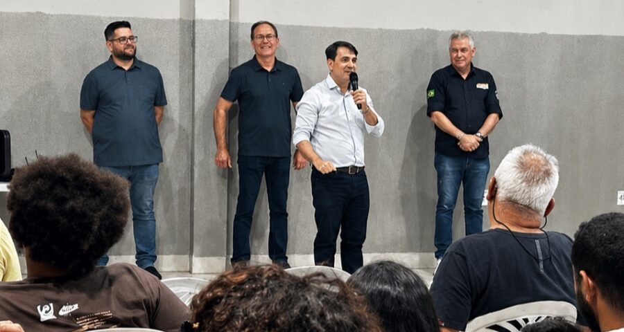 Dr. Altemar debate transparência pública e consciência política com lideranças comunitárias em Rondonópolis